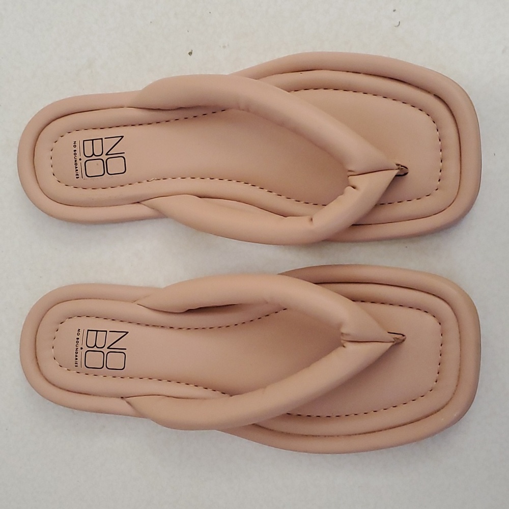 No Boundaries Pink Puffy Thong Sandals, 8